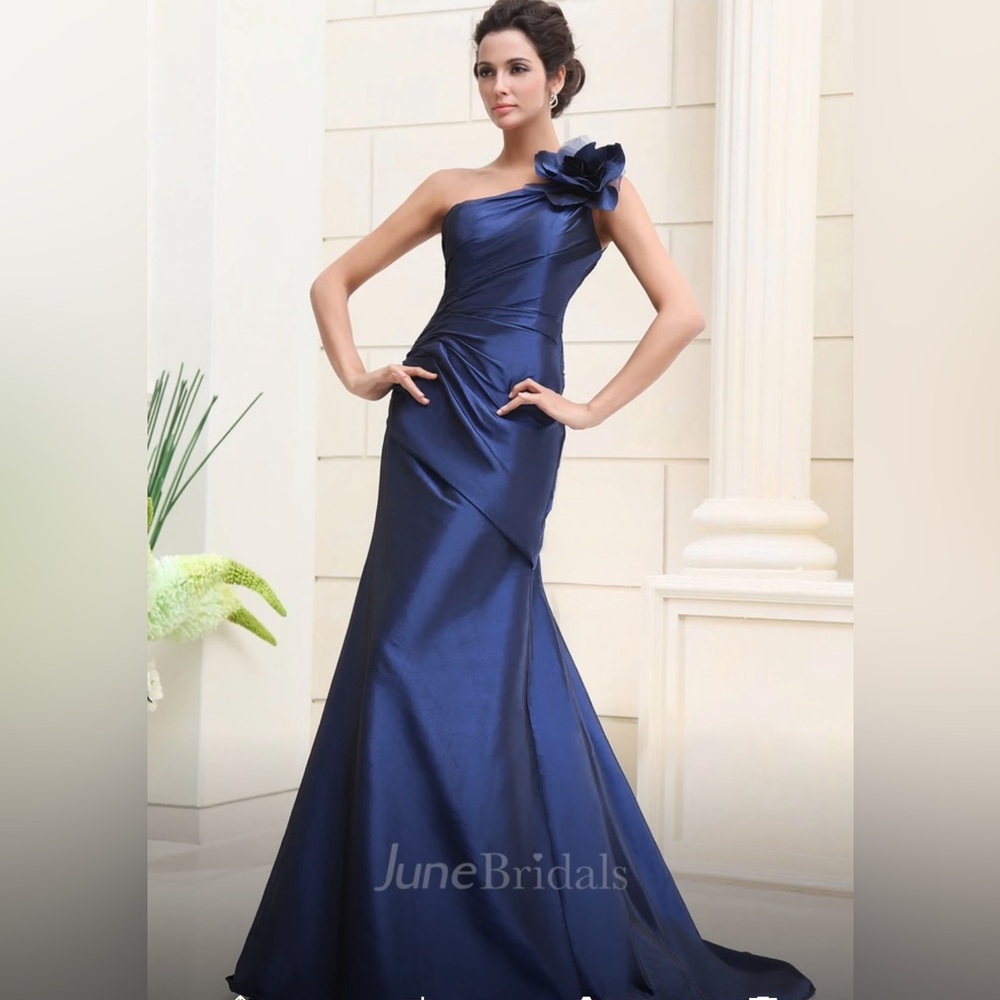 Elegant Blue One-Shoulder Gown